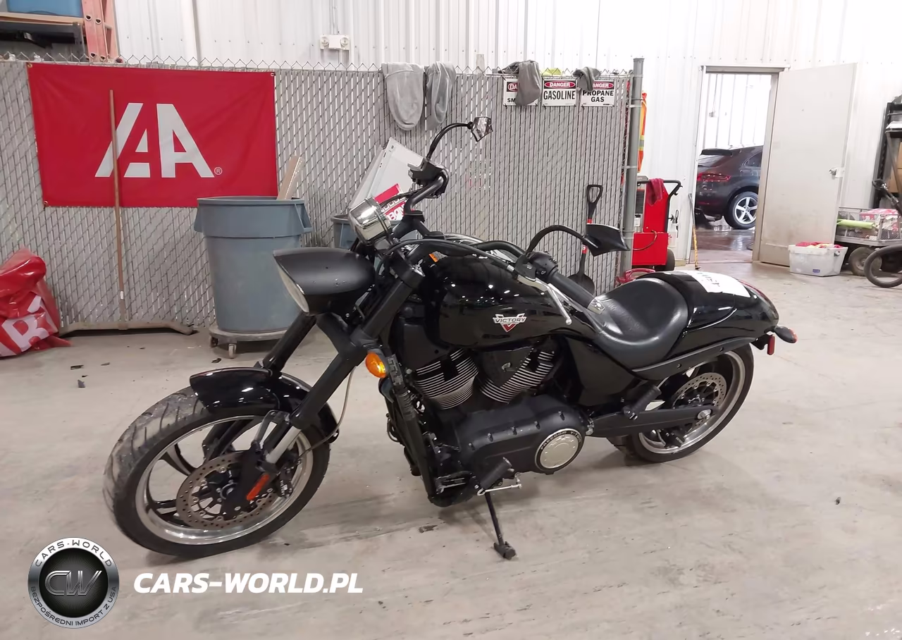 2014 Victory Motorcycles Hammer 8-Ball VIN:5VPHA36N5E3028095 - 2
