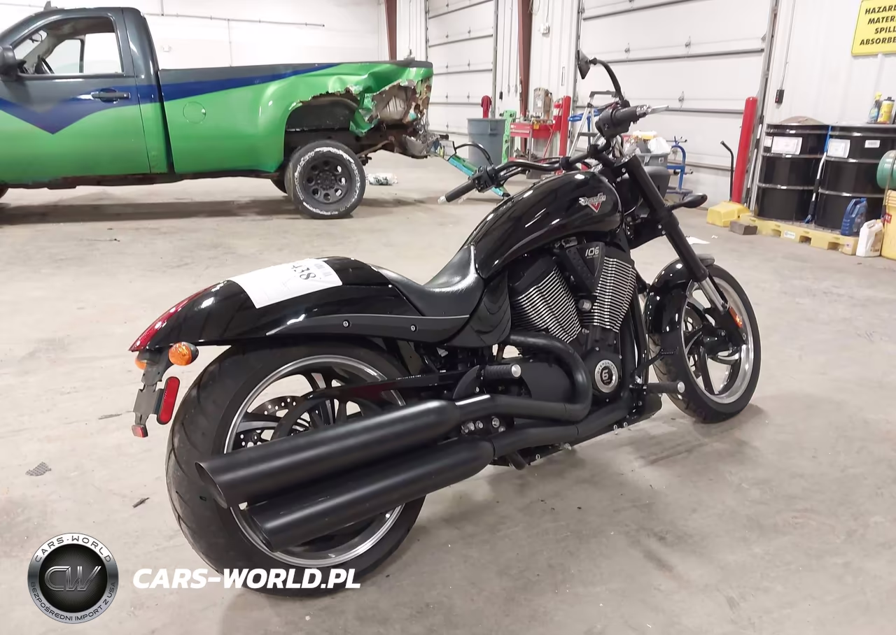 2014 Victory Motorcycles Hammer 8-Ball VIN:5VPHA36N5E3028095 - 4