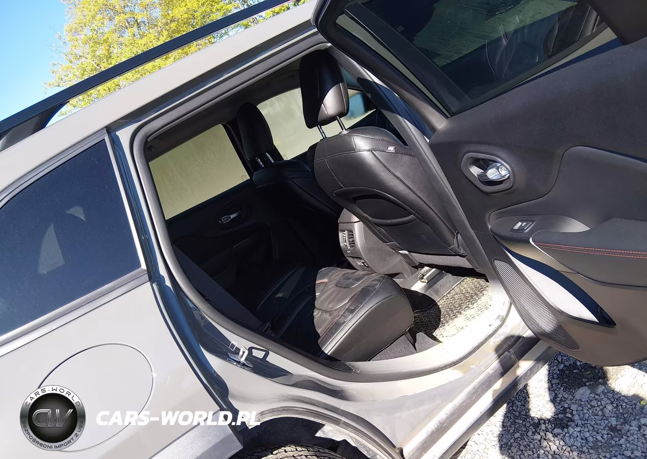 2022 Jeep Cherokee Trailhawk 4X4 VIN:1C4PJMBX3ND550273 - 8