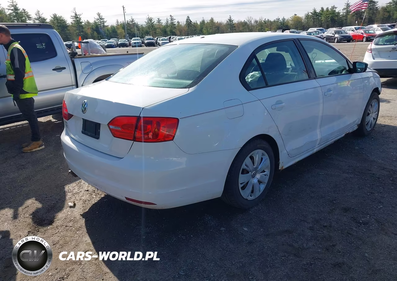 2011 Volkswagen Jetta 2.0L S VIN:3VW2K7AJ1BM092736 - 4