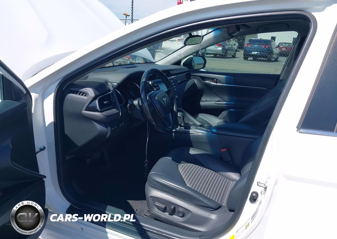 2020 Toyota Camry Se VIN:4T1G11AK5LU910866 - 18