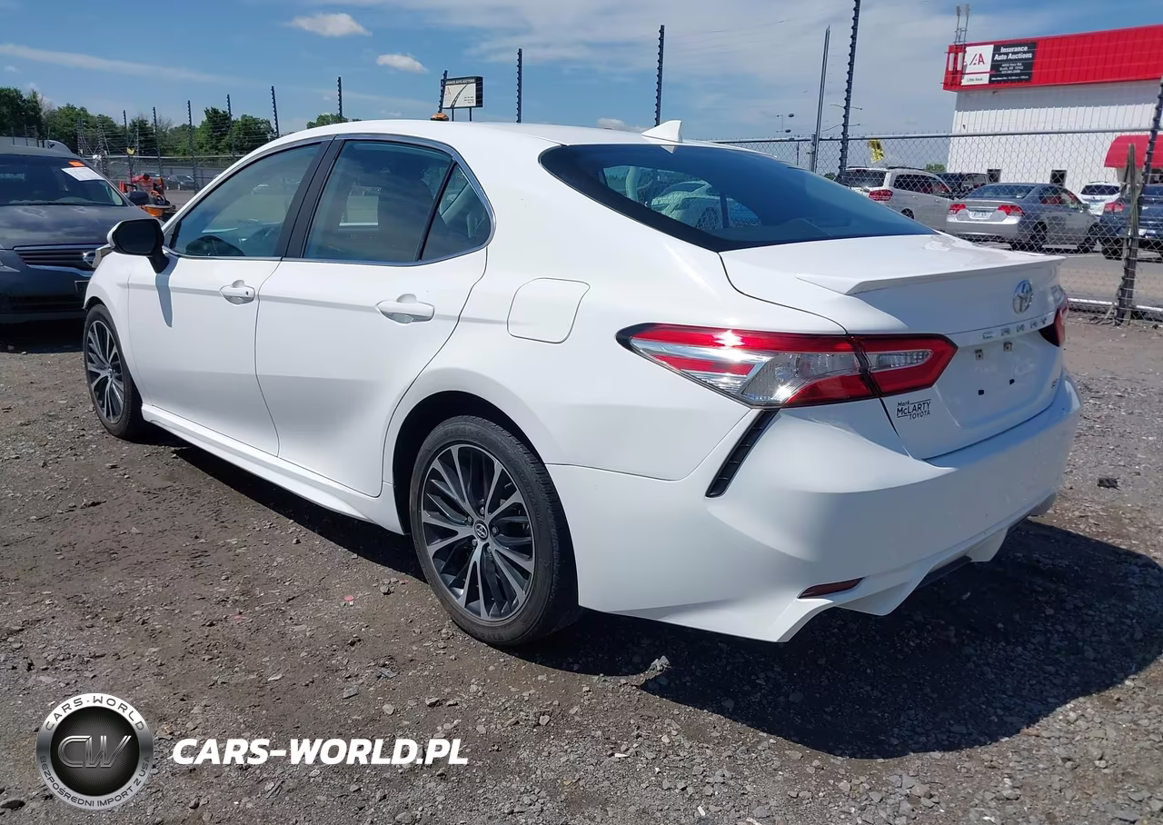 2020 Toyota Camry Se VIN:4T1G11AK5LU910866 - 3