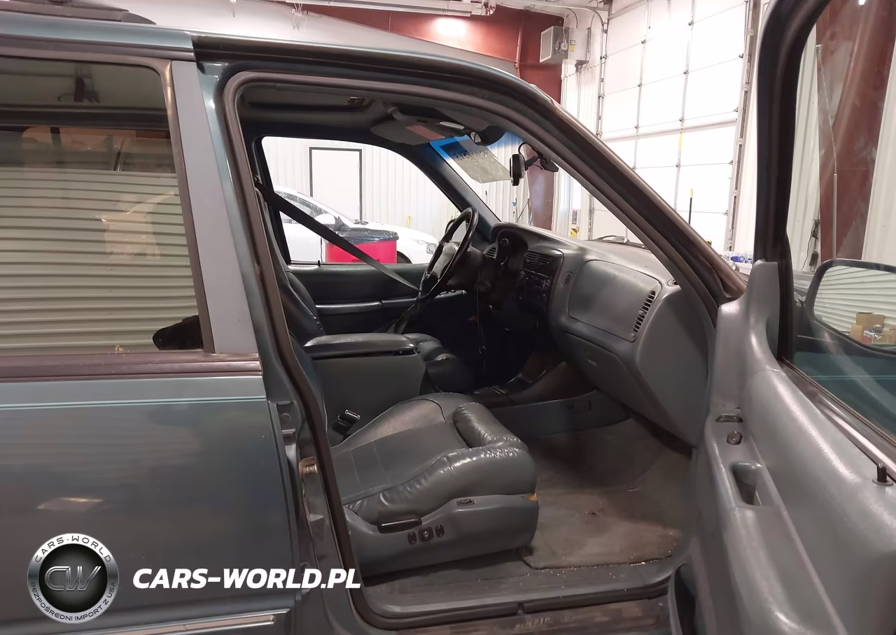 1996 Ford Explorer VIN:1FMDU34X5TUB37894 - 5