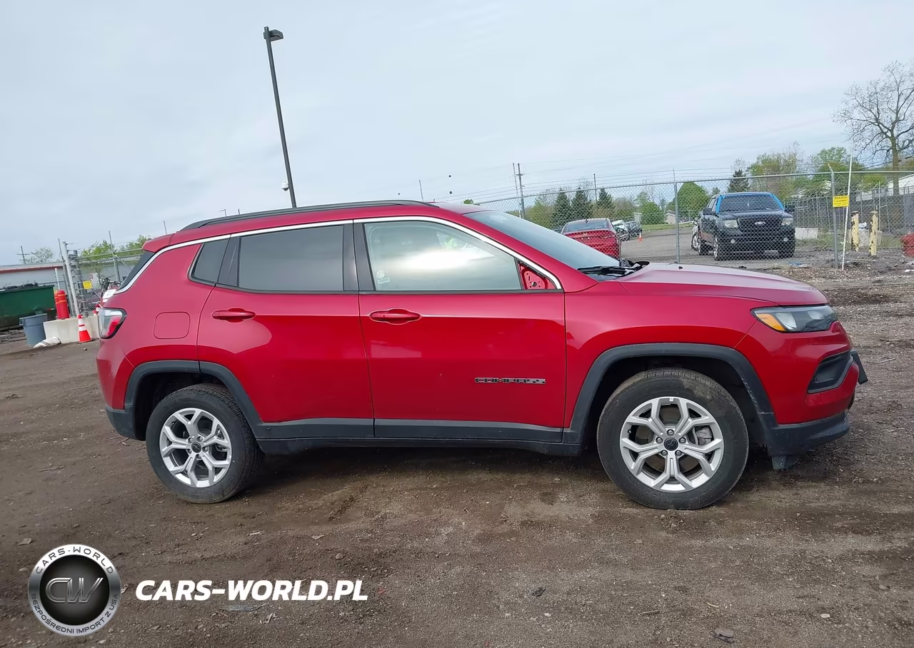 2025 Jeep Compass Latitude 4X4 VIN:3C4NJDBN1ST617349 - 13