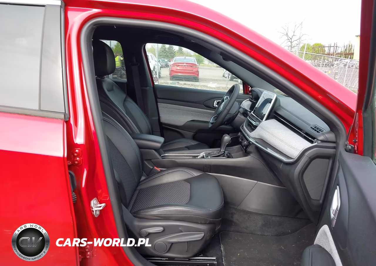 2025 Jeep Compass Latitude 4X4 VIN:3C4NJDBN1ST617349 - 5
