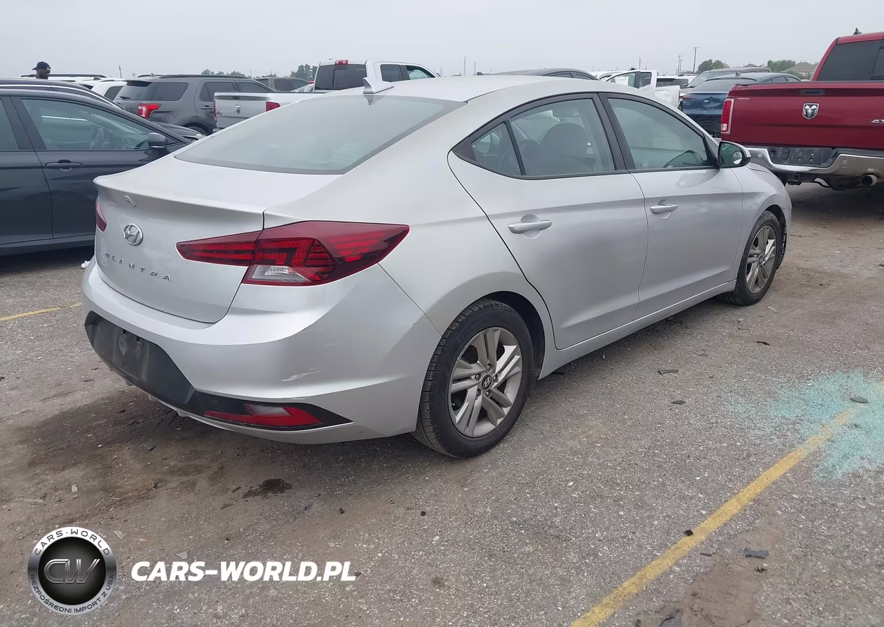 2019 Hyundai Elantra Sel VIN:5NPD84LF7KH459162 - 4
