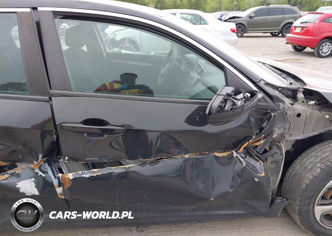 2020 Honda Civic Lx VIN:19XFC2F6XLE208813 - 5