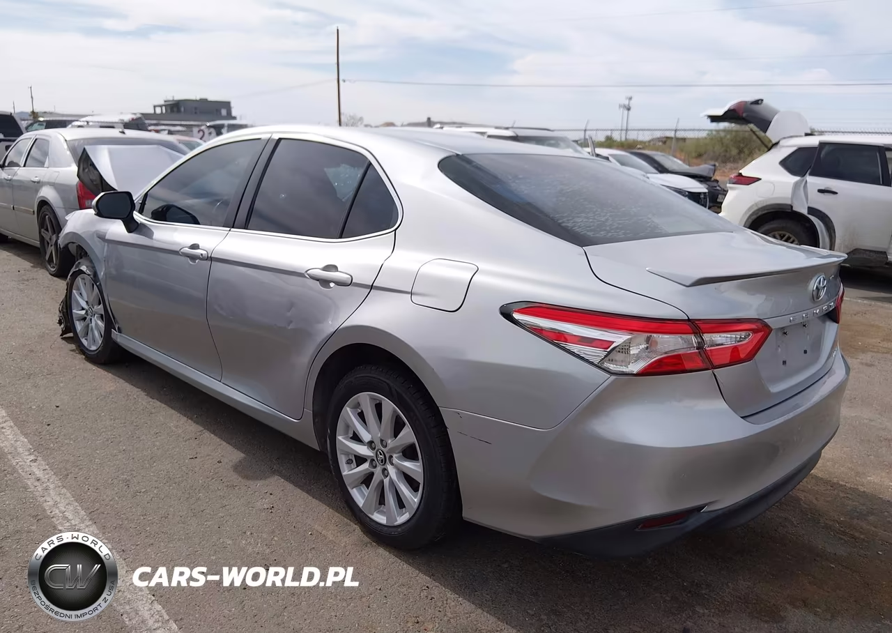 2018 Toyota Camry Le VIN:4T1B11HK7JU063491 - 3