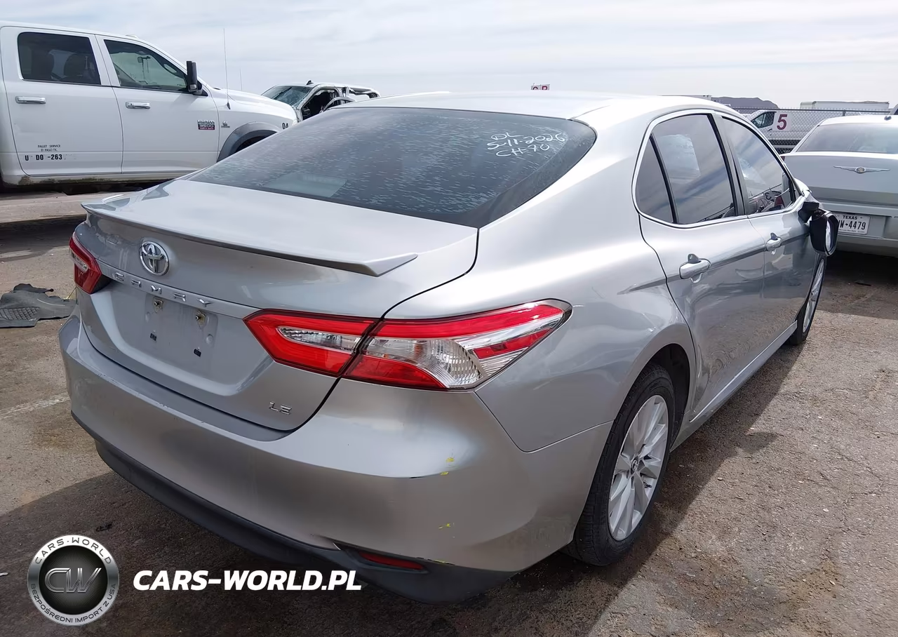 2018 Toyota Camry Le VIN:4T1B11HK7JU063491 - 4