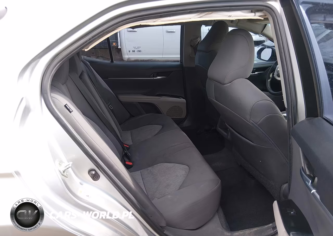 2018 Toyota Camry Le VIN:4T1B11HK7JU063491 - 8