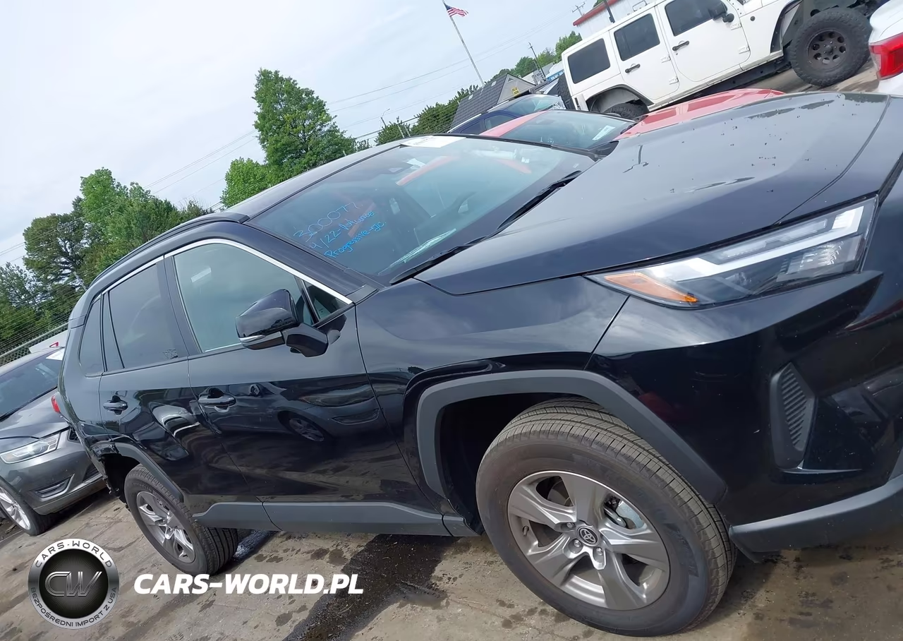 2025 Toyota Rav4 Xle VIN:2T3W1RFV4SW431146 - 13