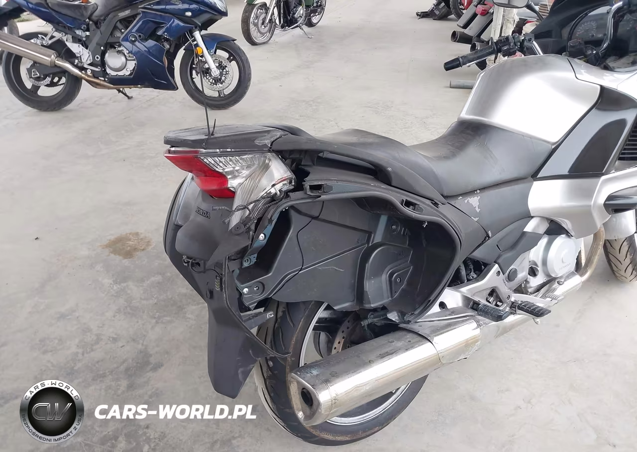 2010 Honda Nt700 V VIN:VTMRC522XAE000286 - 4