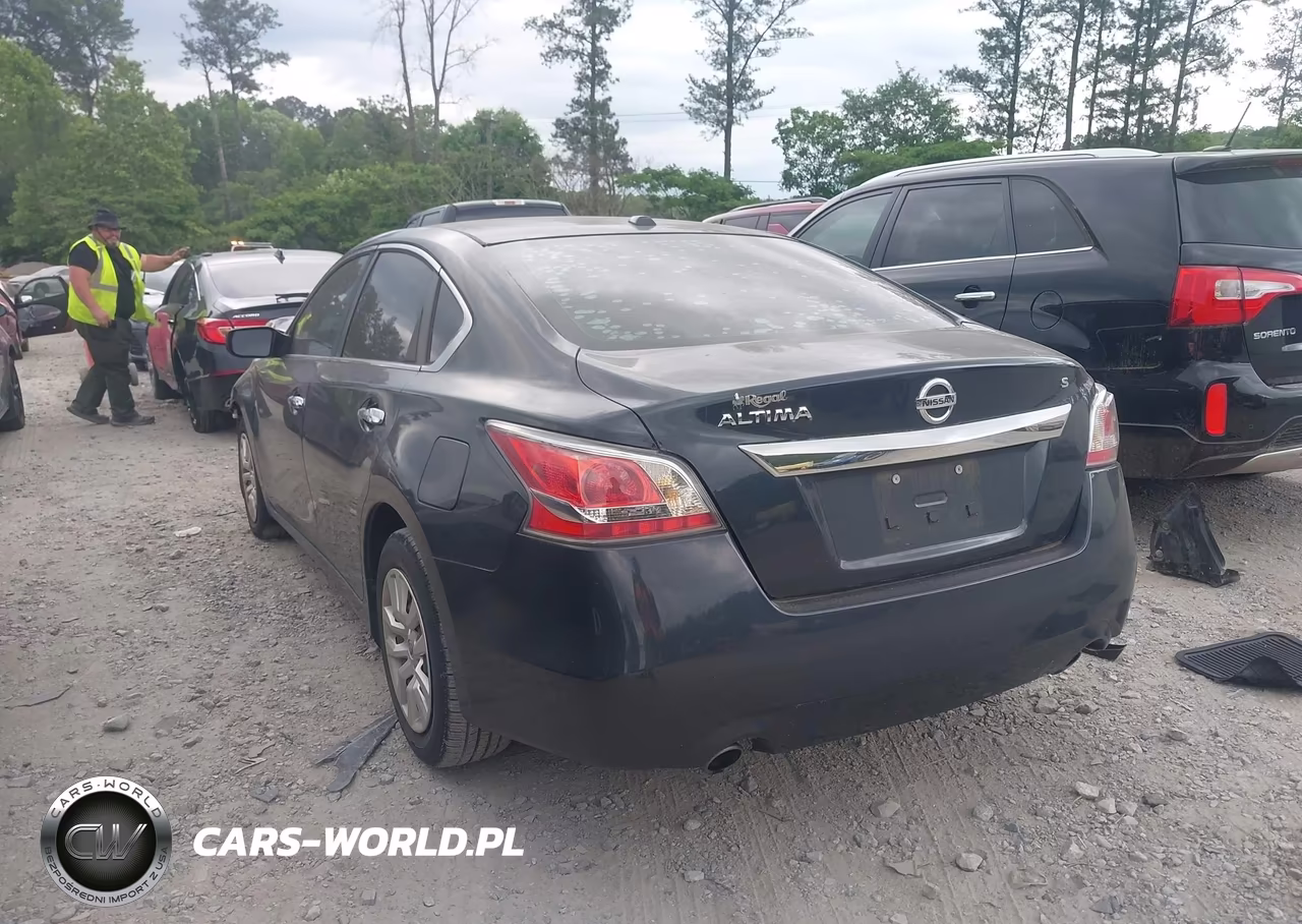 2015 Nissan Altima 2.5 S VIN:1N4AL3AP9FN921594 - 3