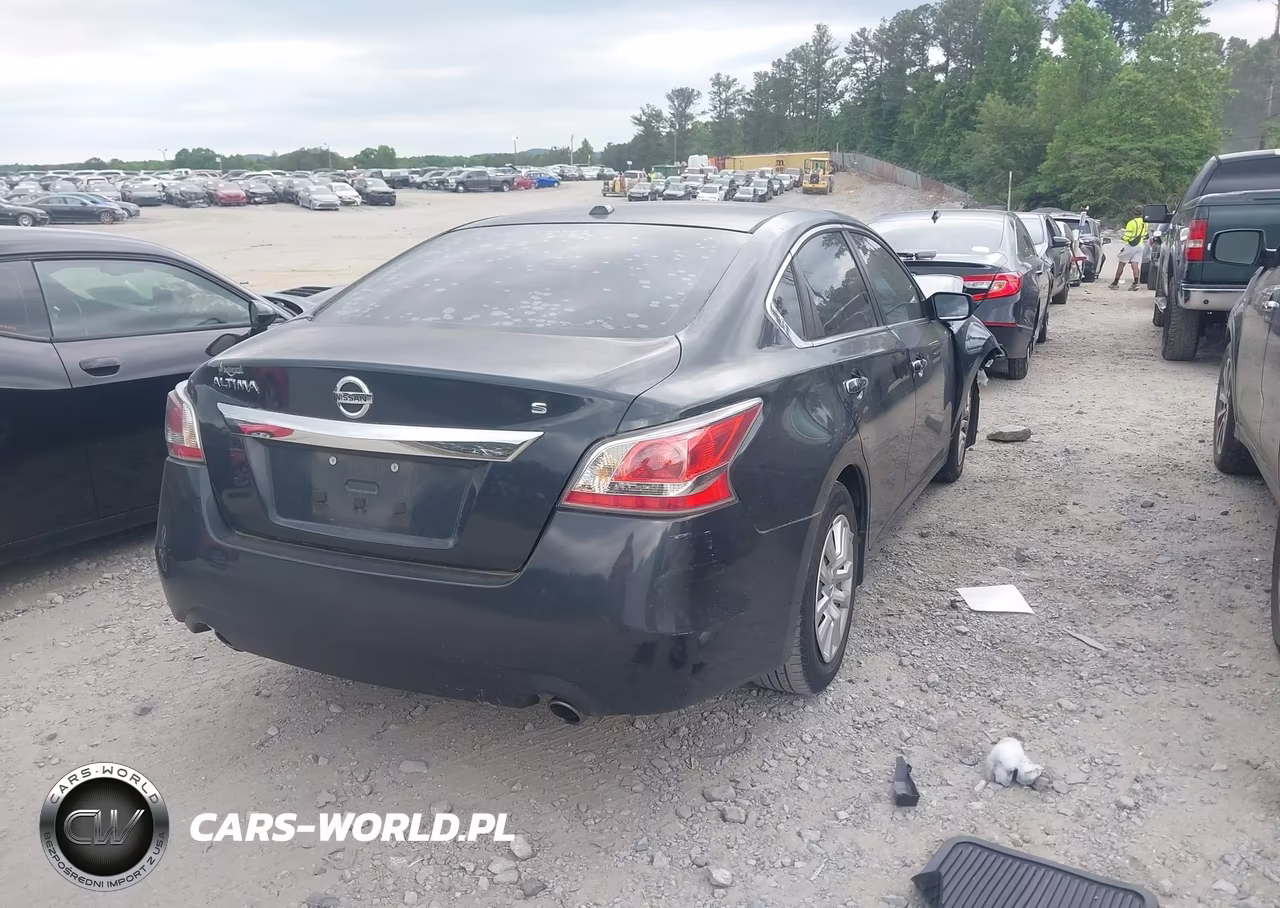 2015 Nissan Altima 2.5 S VIN:1N4AL3AP9FN921594 - 4