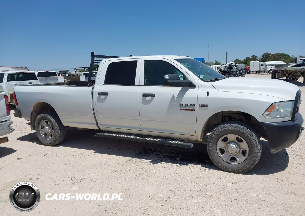 2018 Ram 2500 Tradesman 4X4 8' Box VIN:3C6TR5HT7JG242156 - 13