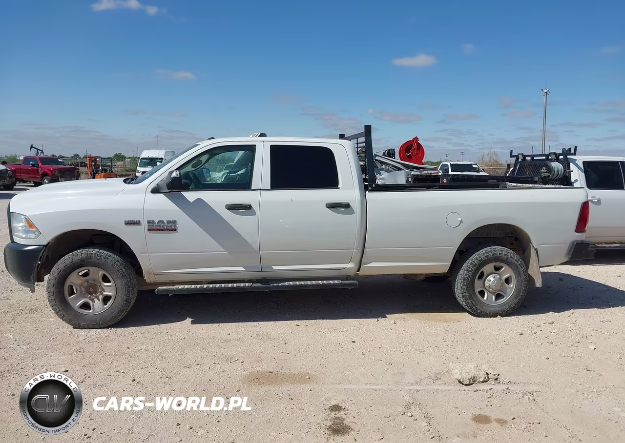 2018 Ram 2500 Tradesman 4X4 8' Box VIN:3C6TR5HT7JG242156 - 14