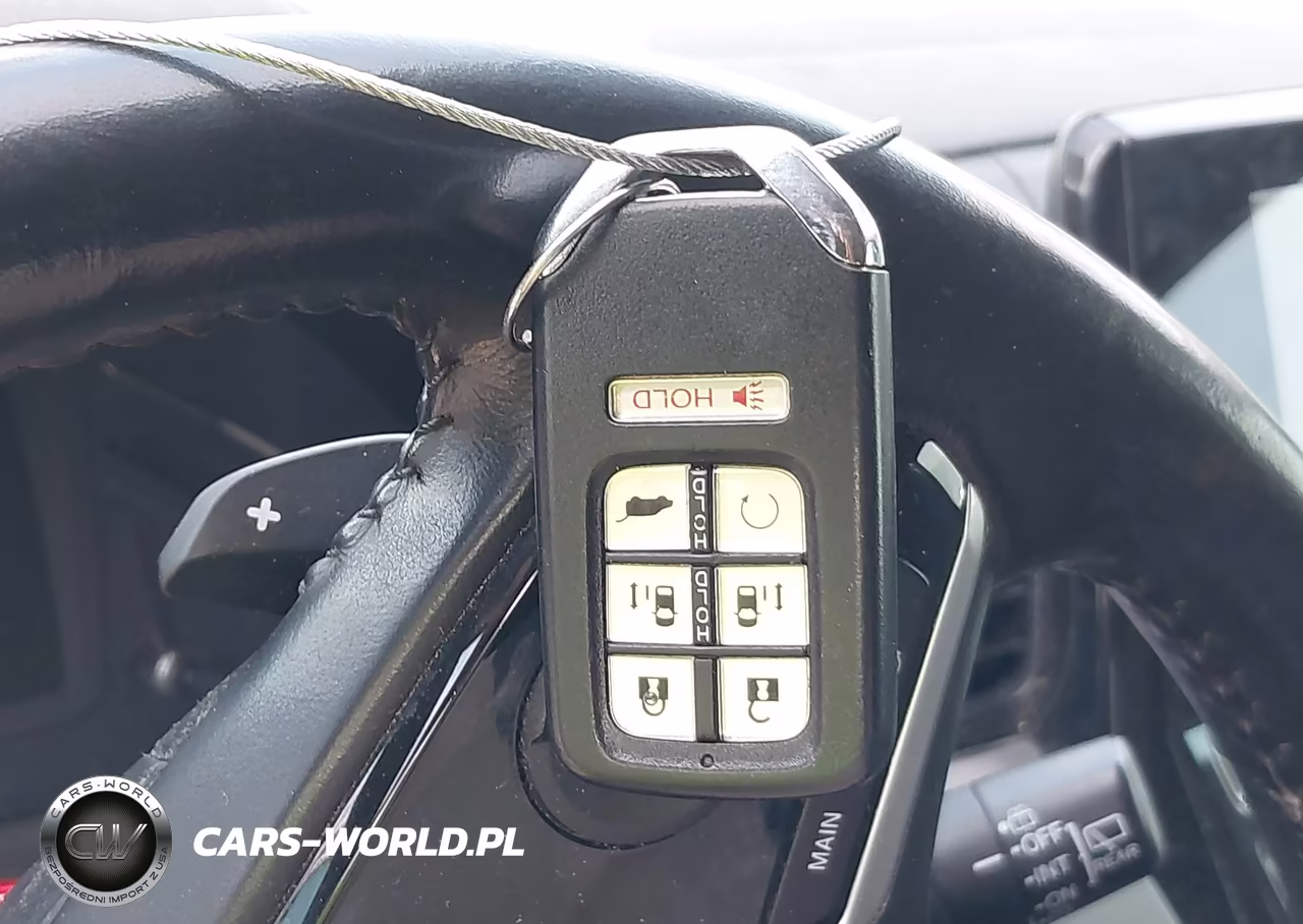 2018 Honda Odyssey Touring VIN:5FNRL6H8XJB031691 - 11