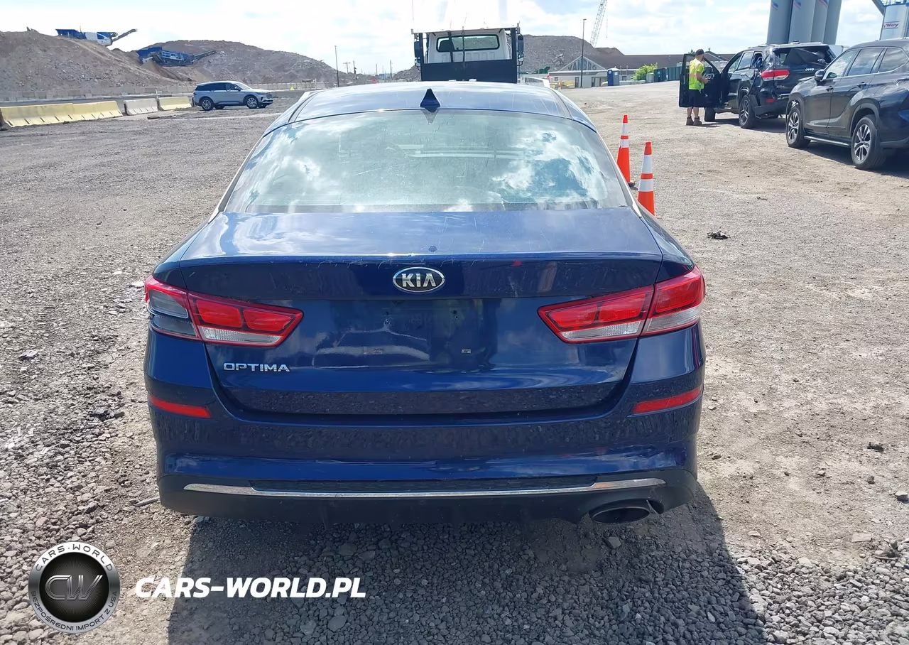 2019 Kia Optima Lx VIN:5XXGT4L30KG369977 - 16