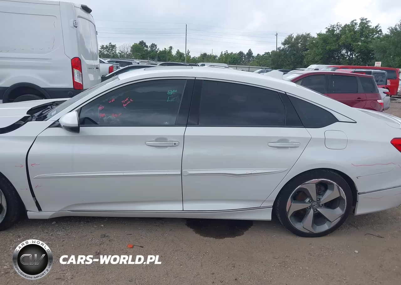 2018 Honda Accord Touring VIN:1HGCV1F99JA013661 - 15