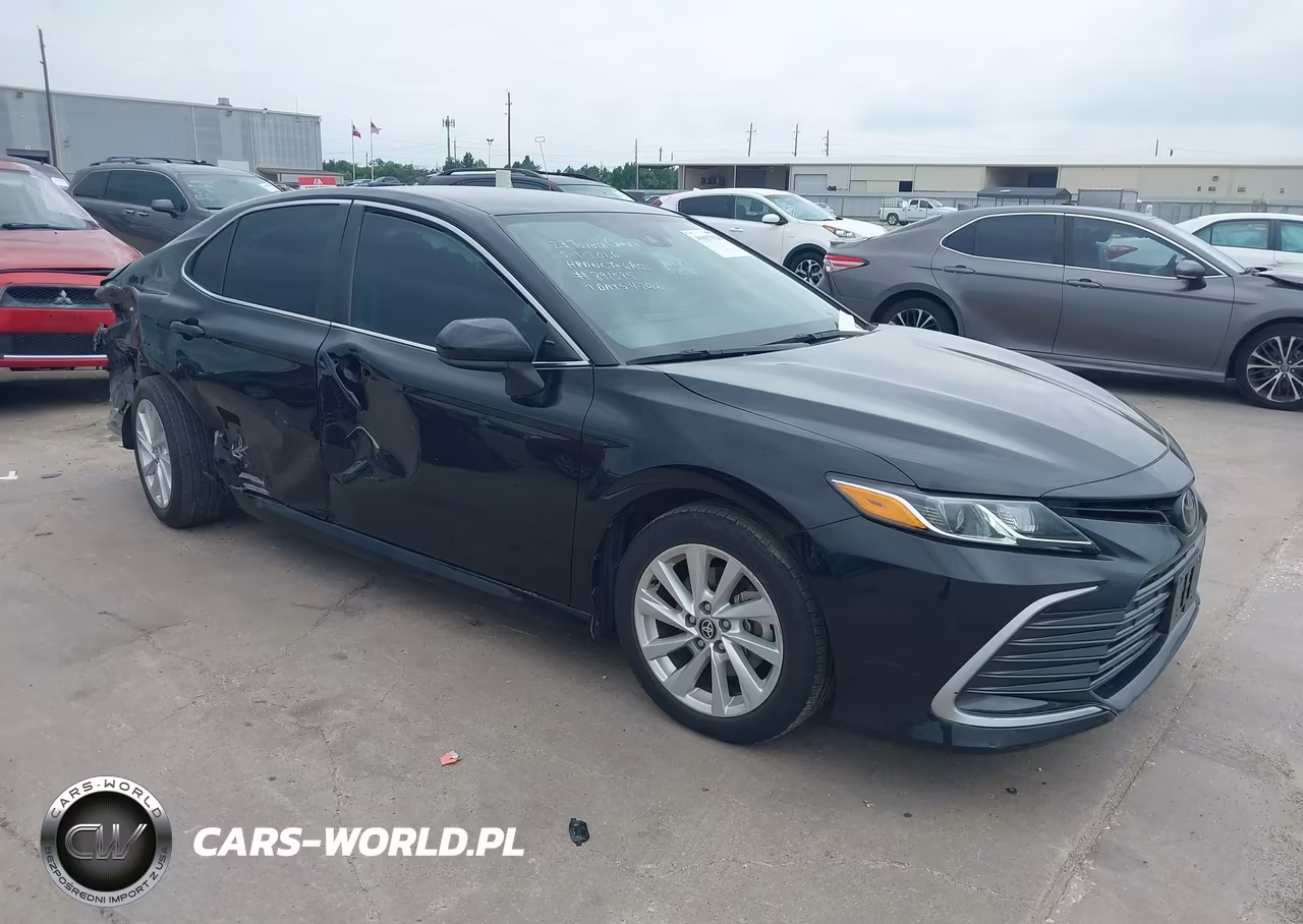 2023 Toyota Camry Le – zdjęcie 1 z 17