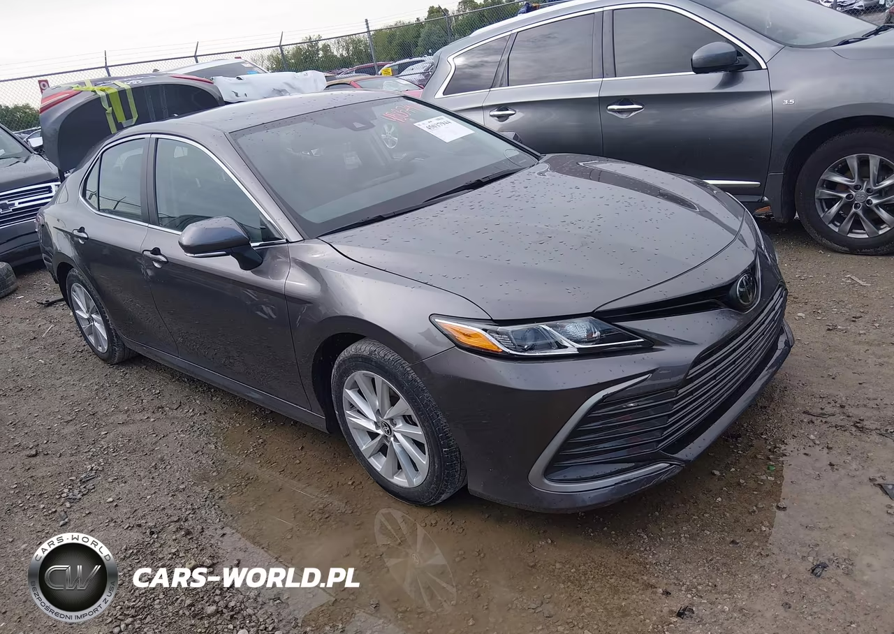 2023 Toyota Camry Le – zdjęcie 1 z 17