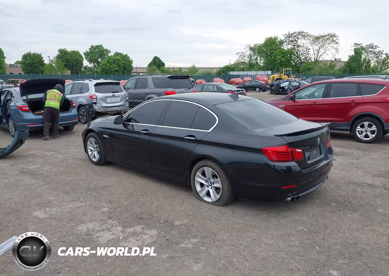 2013 BMW 528I xDrive VIN:WBAXH5C52DD110572 - 3