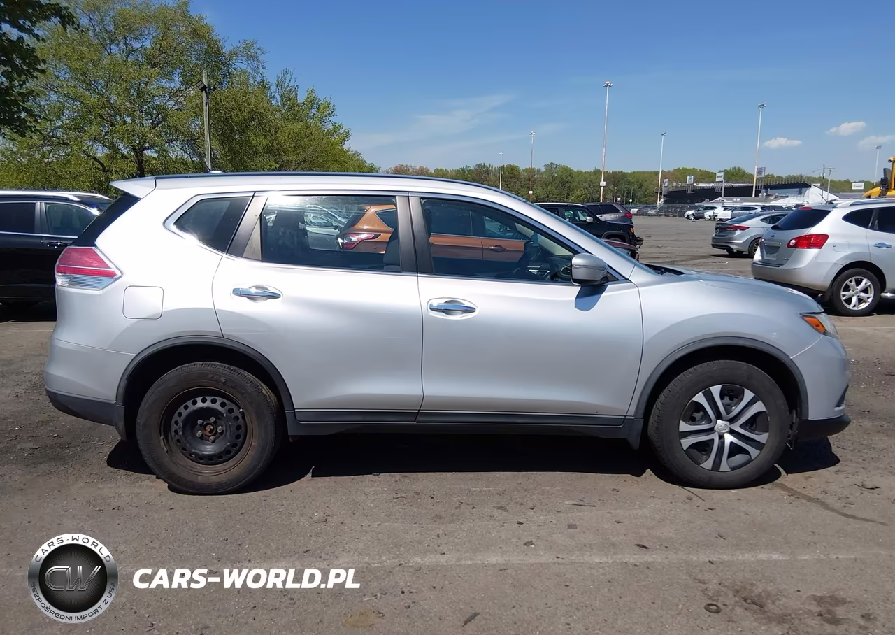 2015 Nissan Rogue S VIN:KNMAT2MV0FP579486 - 13