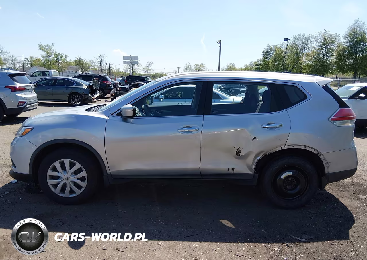 2015 Nissan Rogue S VIN:KNMAT2MV0FP579486 - 14