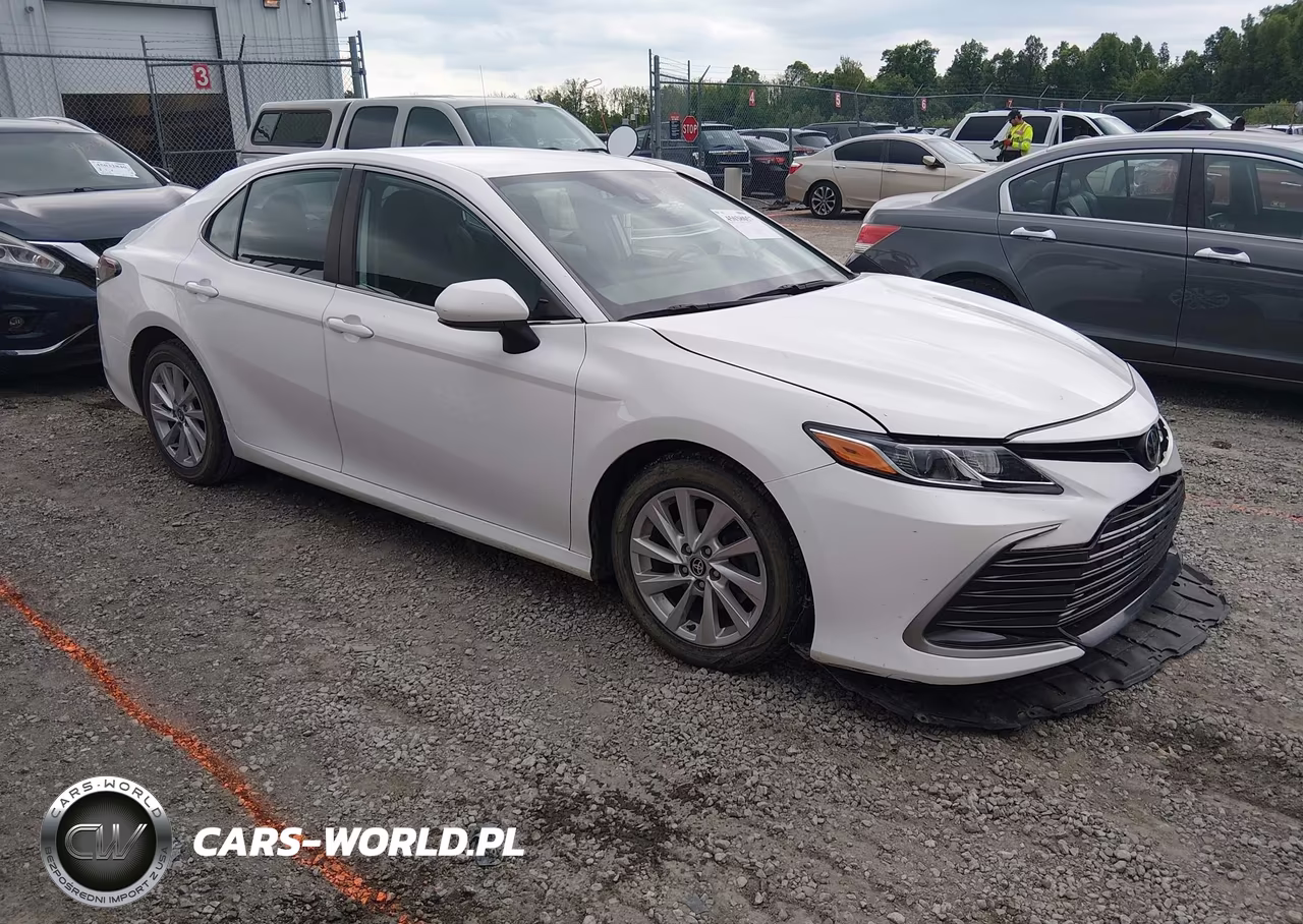 2021 Toyota Camry Le – zdjęcie 1 z 22