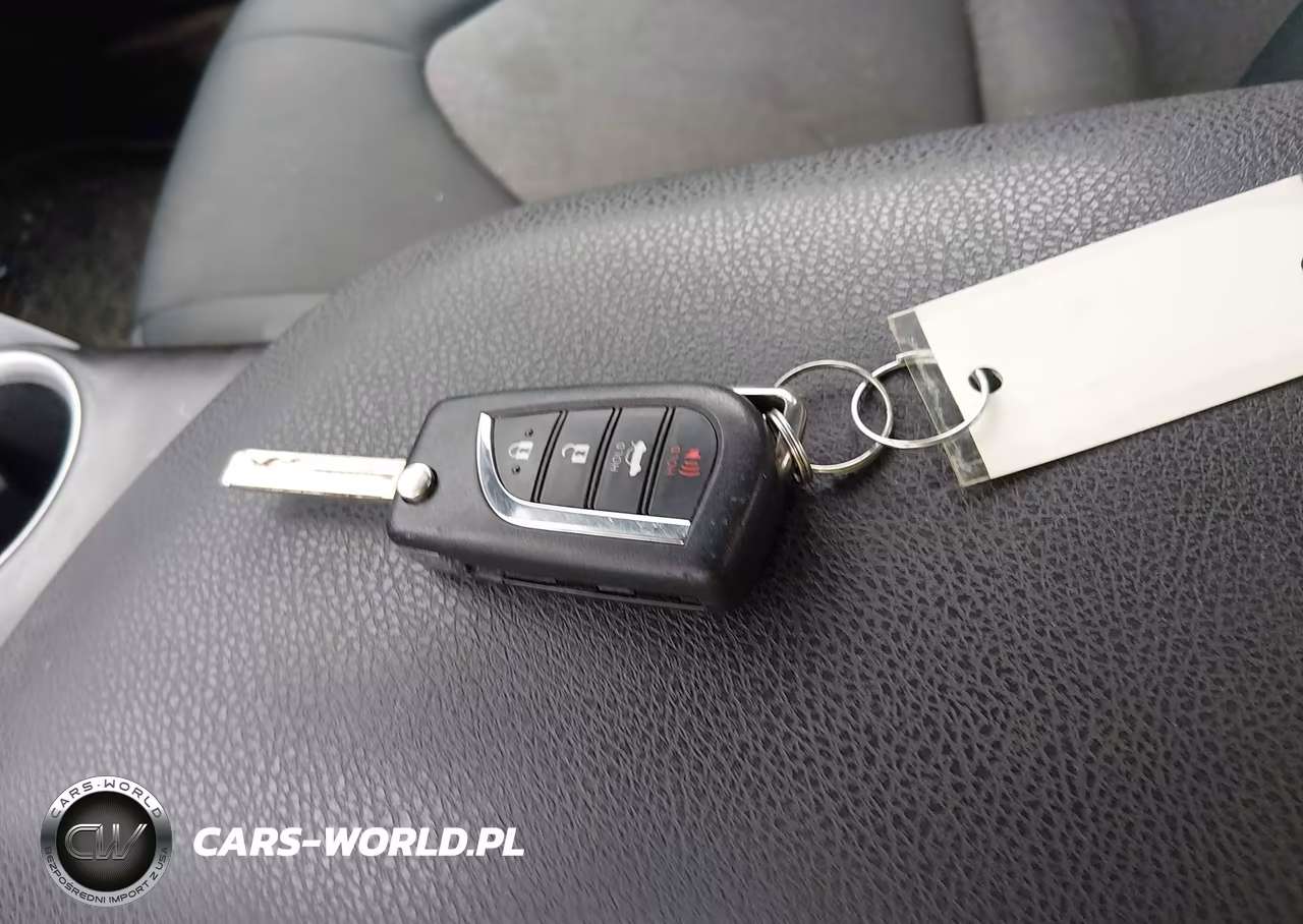 2021 Toyota Camry Le VIN:4T1C11AK5MU446882 - 11