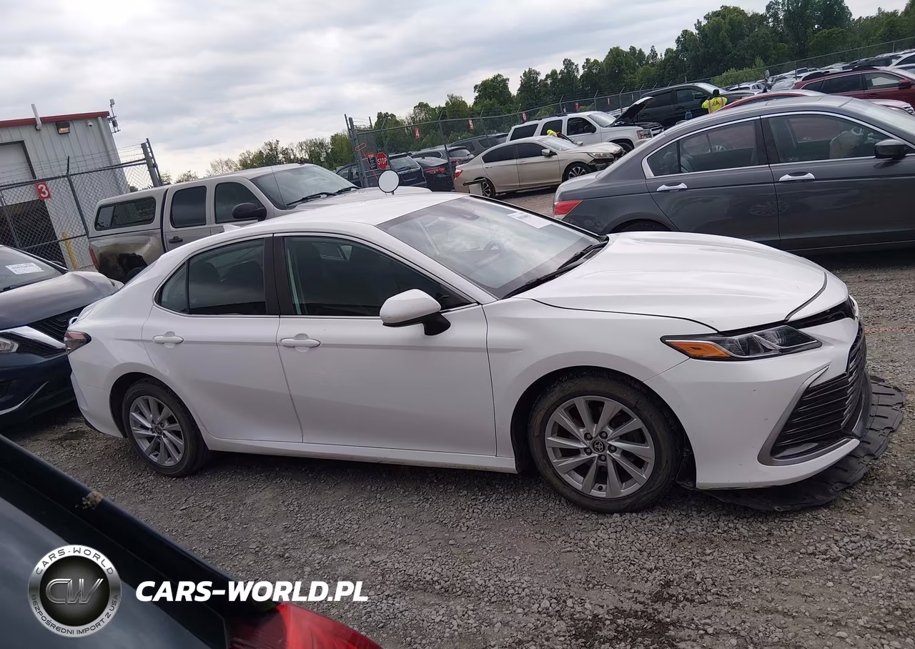 2021 Toyota Camry Le VIN:4T1C11AK5MU446882 - 14