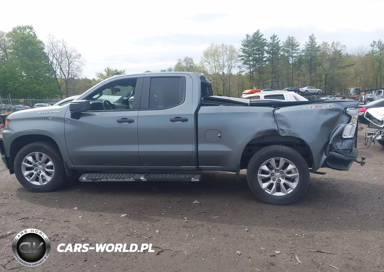 2020 Chevrolet Silverado 1500 4Wd Standard Bed Custom VIN:1GCRYBEH7LZ135910 - 14