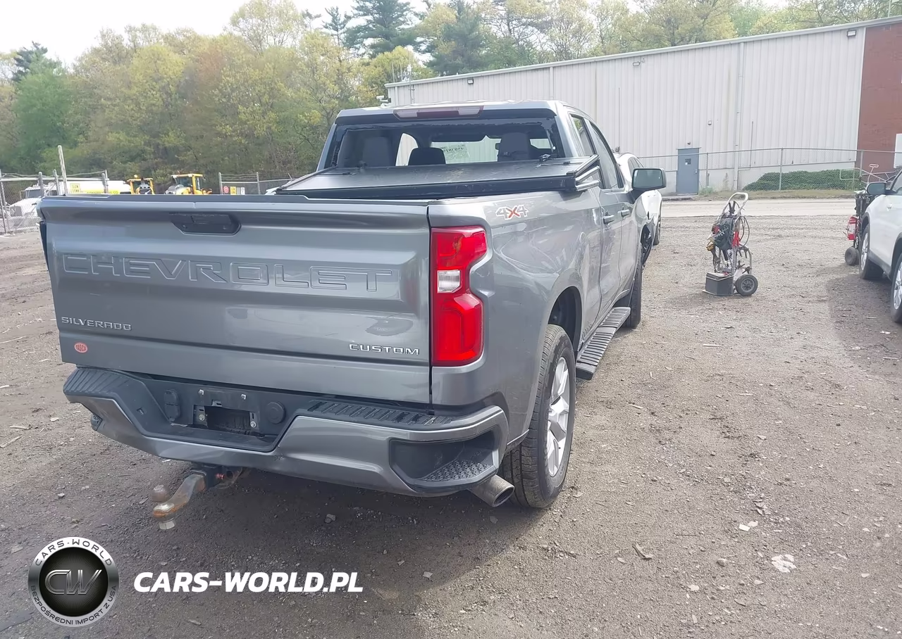 2020 Chevrolet Silverado 1500 4Wd Standard Bed Custom VIN:1GCRYBEH7LZ135910 - 4