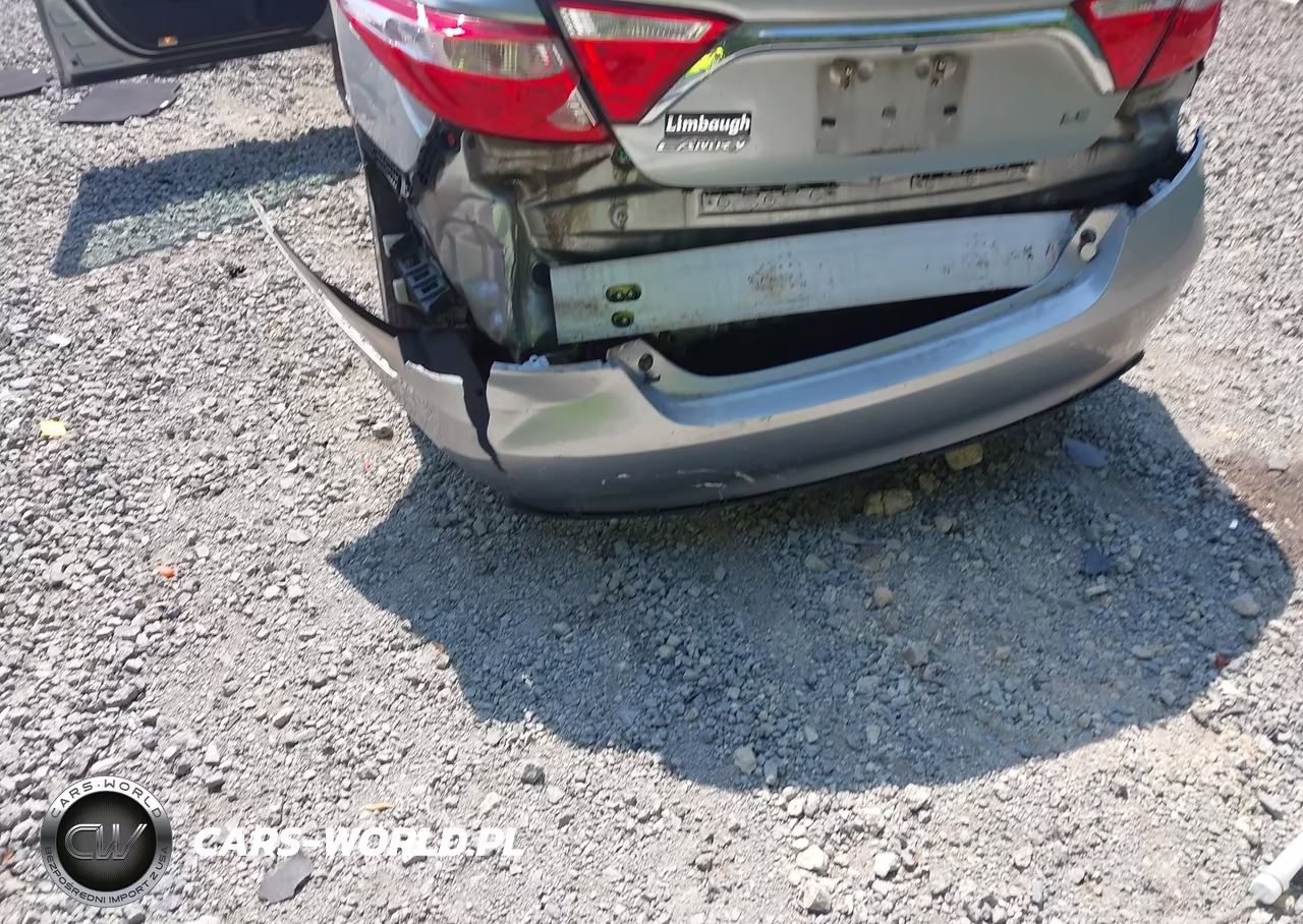 2015 Toyota Camry Le VIN:4T1BF1FK7FU938516 - 12