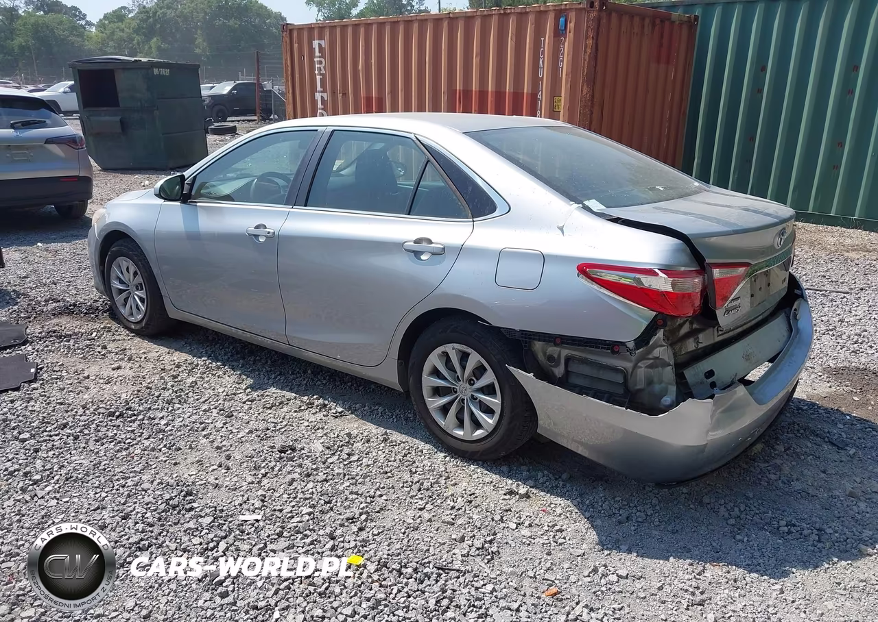 2015 Toyota Camry Le VIN:4T1BF1FK7FU938516 - 3
