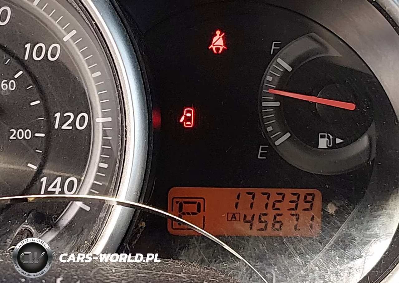 2010 Nissan Versa 1.8S VIN:3N1BC1CP5AL415028 - 16