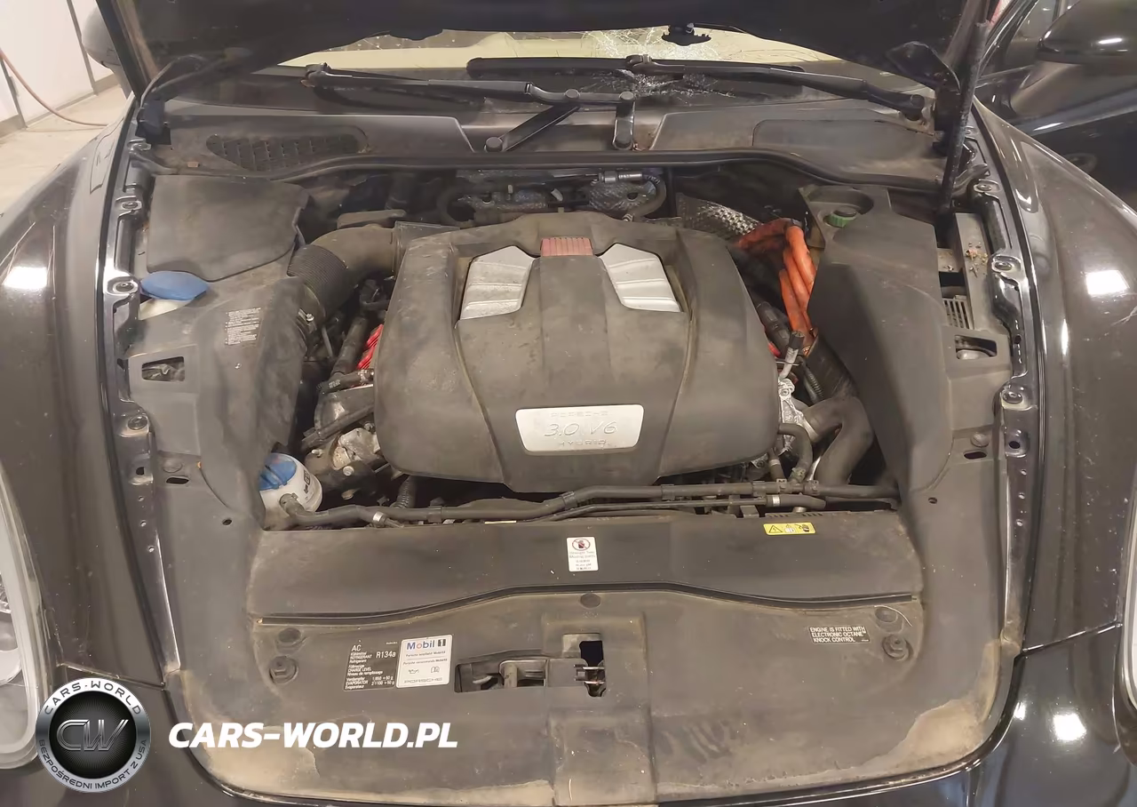 2012 Porsche Cayenne Hybrid S VIN:WP1AE2A26CLA90905 - 10