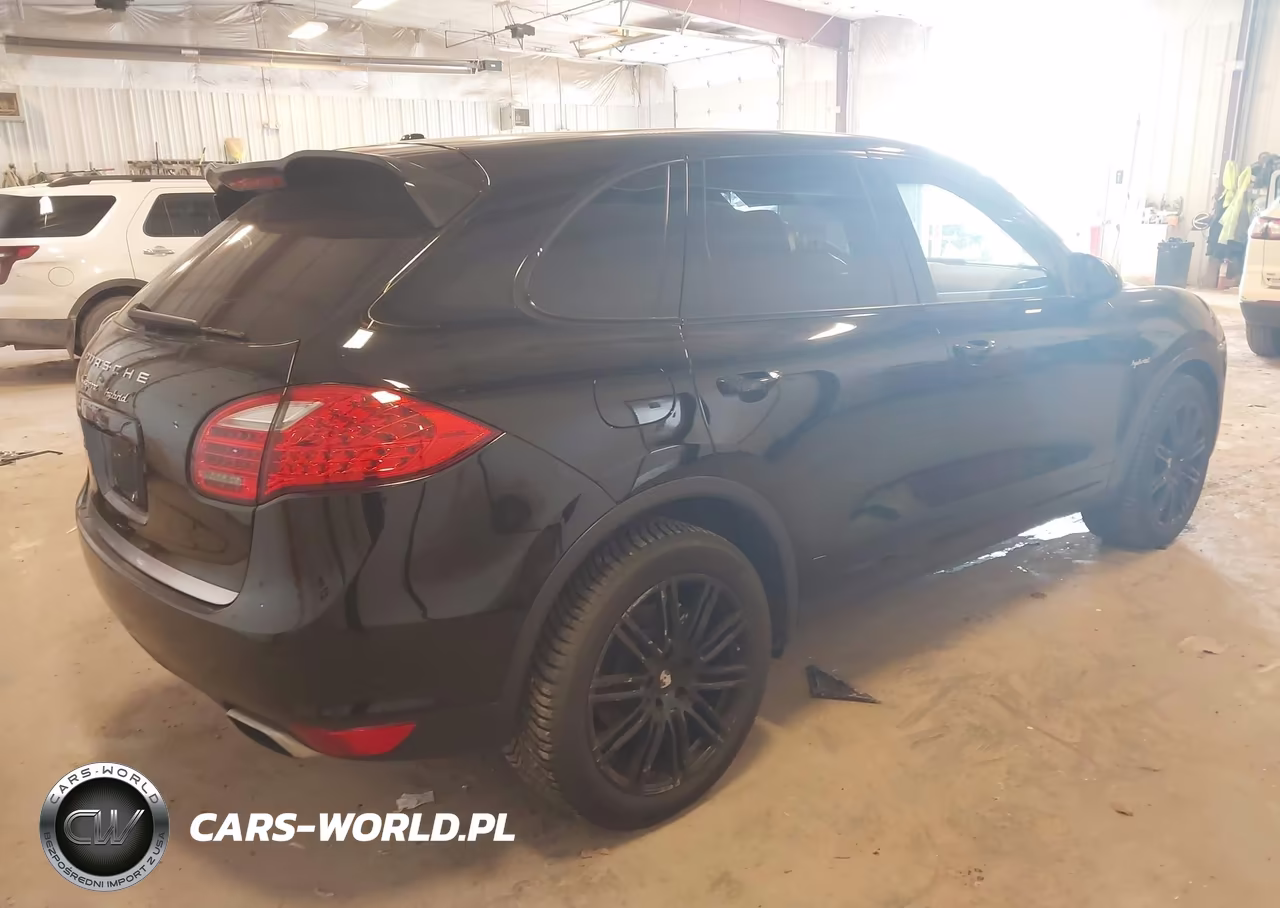 2012 Porsche Cayenne Hybrid S VIN:WP1AE2A26CLA90905 - 4
