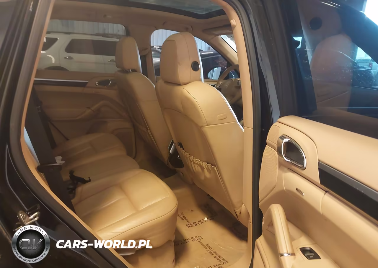 2012 Porsche Cayenne Hybrid S VIN:WP1AE2A26CLA90905 - 8