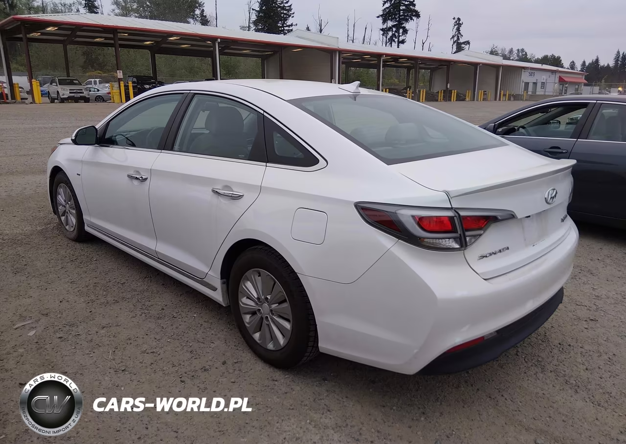 2016 Hyundai Sonata Hybrid Se VIN:KMHE24L13GA009240 - 3