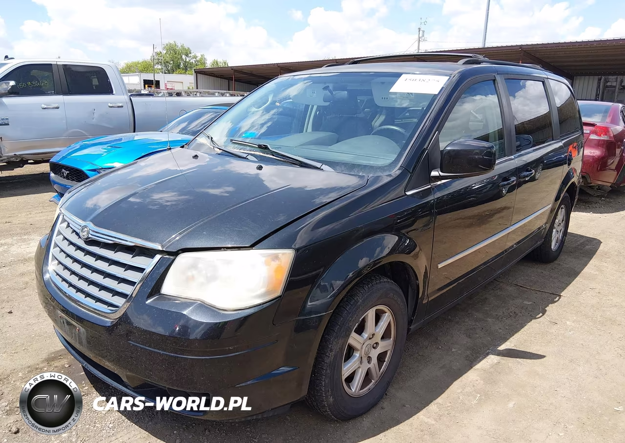 2010 Chrysler Town & Country Touring Plus VIN:2A4RR8D17AR320643 - 2