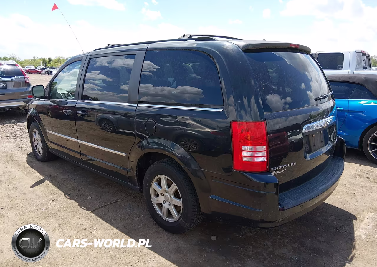 2010 Chrysler Town & Country Touring Plus VIN:2A4RR8D17AR320643 - 3