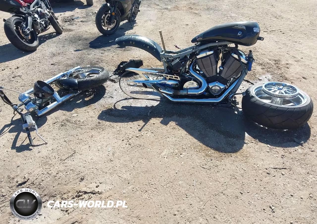 2004 Victory Motorcycles Vegas VIN:5VPGB16D843000455 - 12