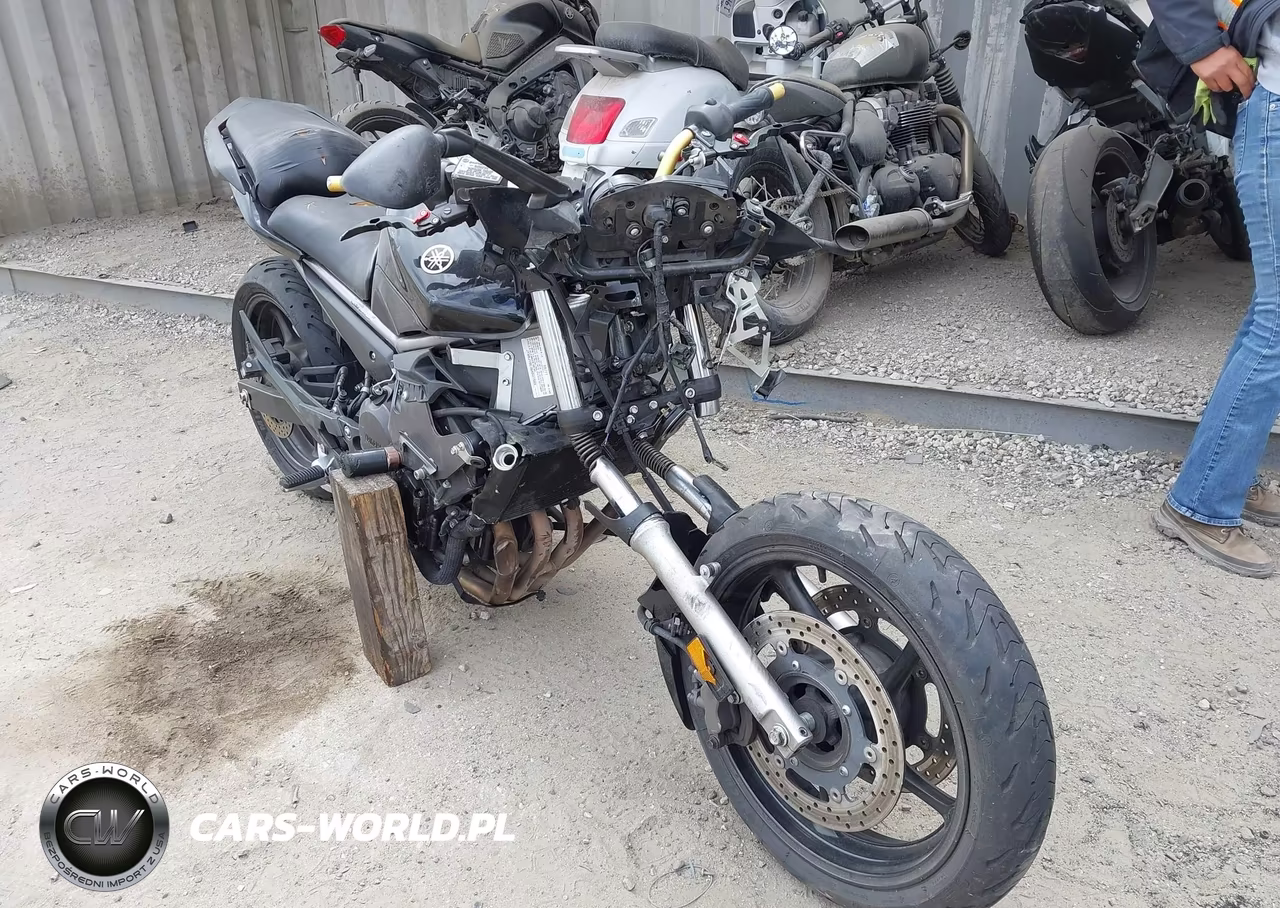 2011 Yamaha Fz6 R – zdjęcie 1 z 13