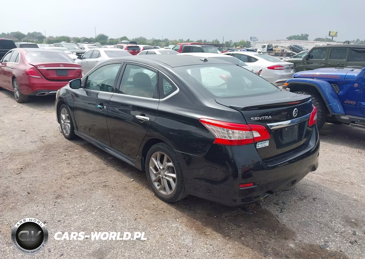 2015 Nissan Sentra Sr VIN:3N1AB7APXFY247160 - 3