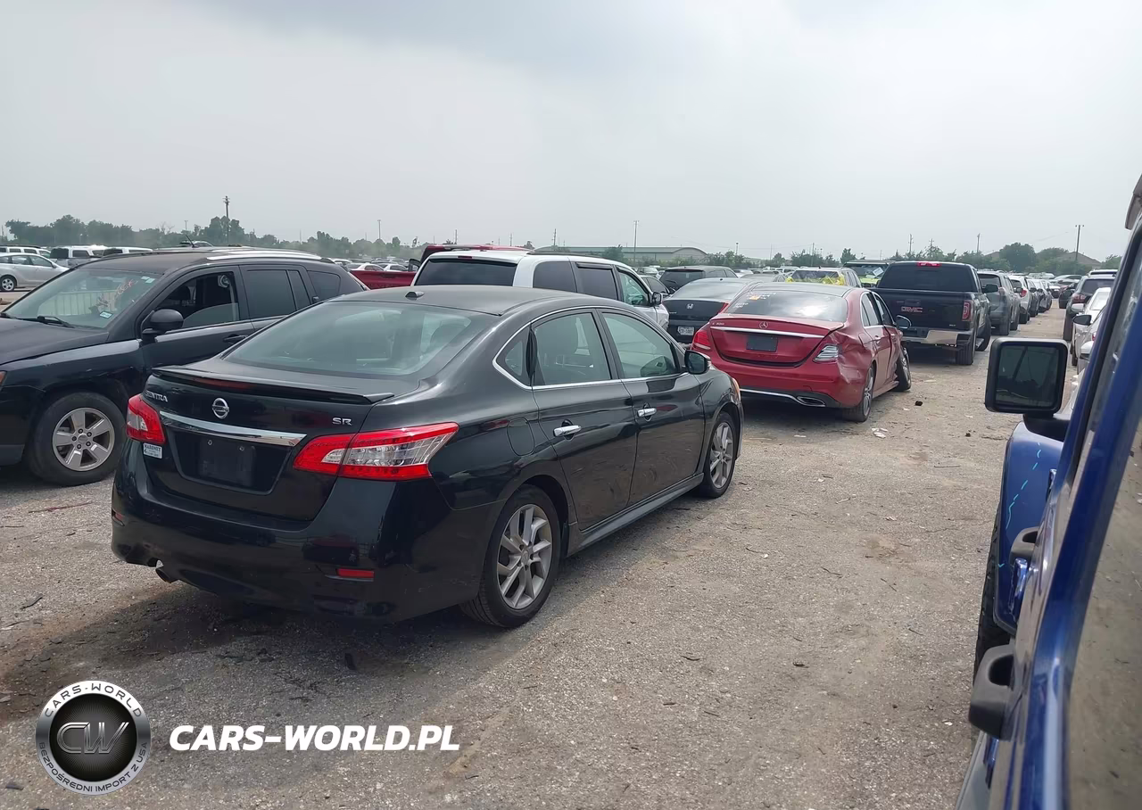 2015 Nissan Sentra Sr VIN:3N1AB7APXFY247160 - 4