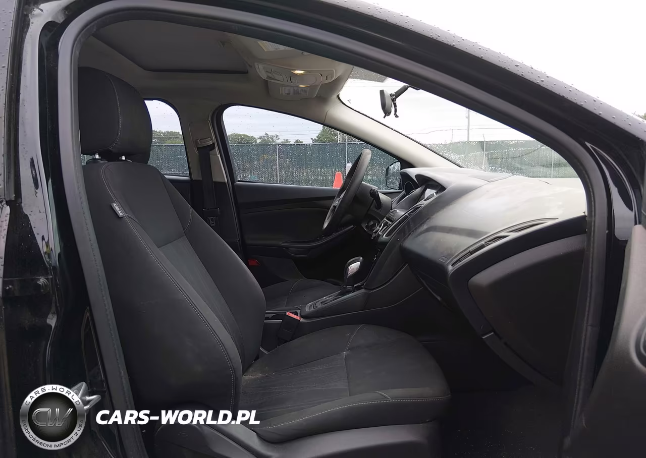 2017 Ford Focus Sel VIN:1FADP3M22HL229693 - 5