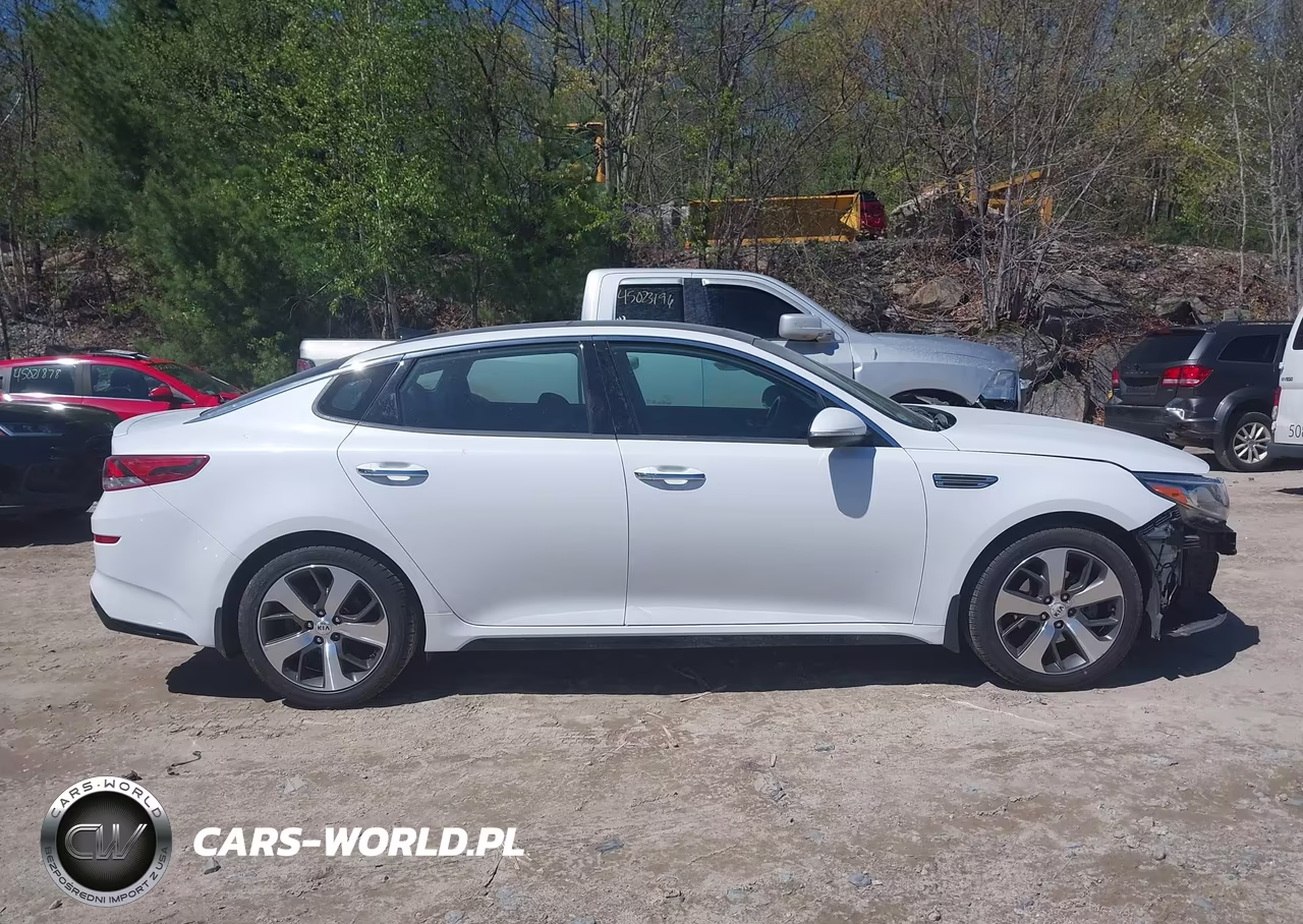 2019 Kia Optima S VIN:5XXGT4L3XKG369047 - 14