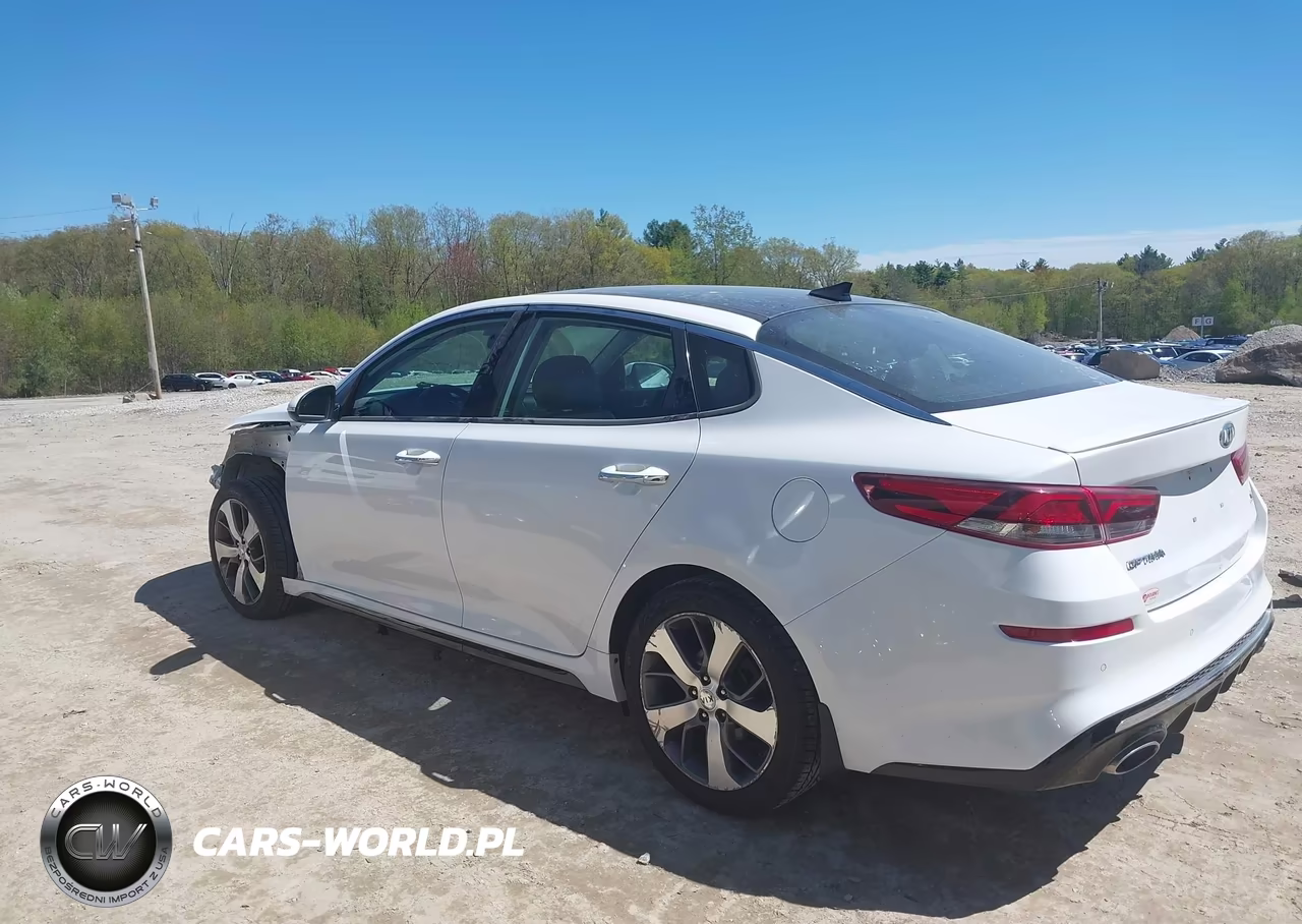 2019 Kia Optima S VIN:5XXGT4L3XKG369047 - 15