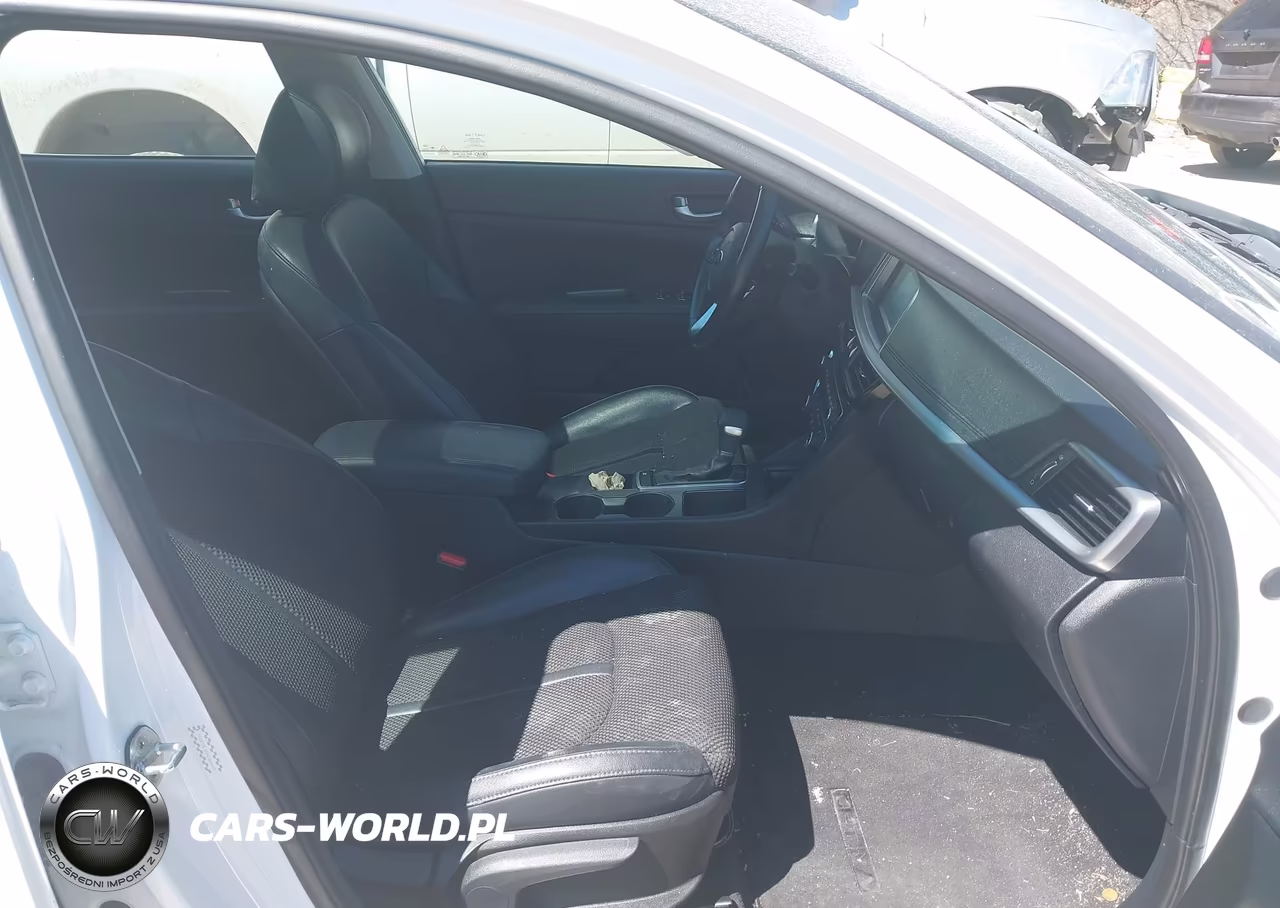 2019 Kia Optima S VIN:5XXGT4L3XKG369047 - 5